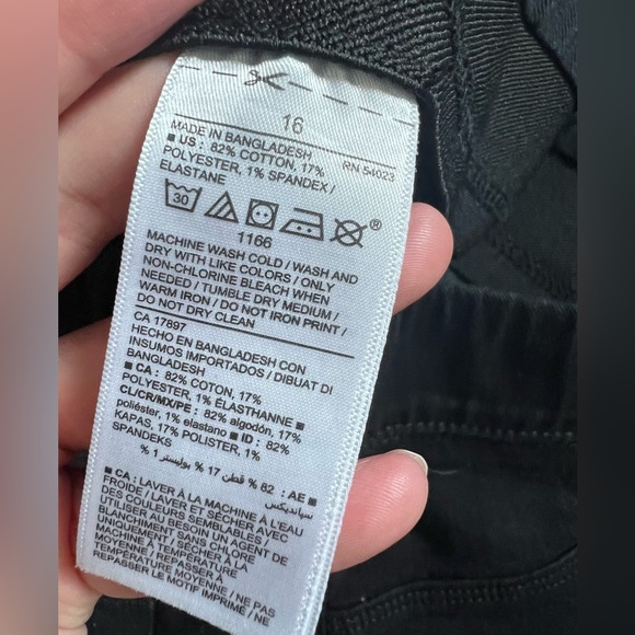 Black old navy Jeggings - Picture 3 of 4